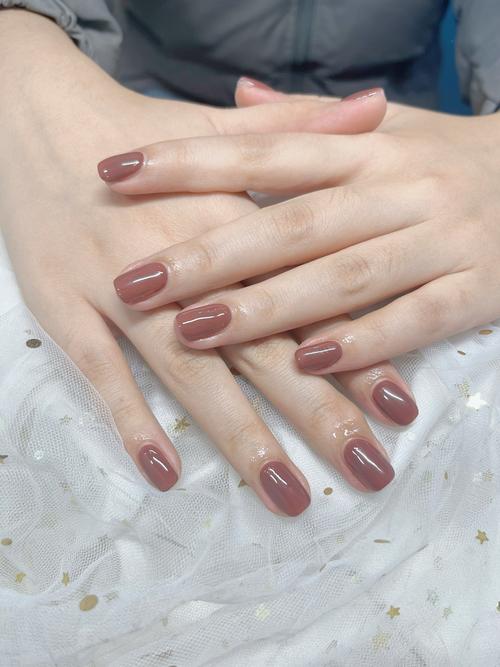 指甲油什么颜色好看