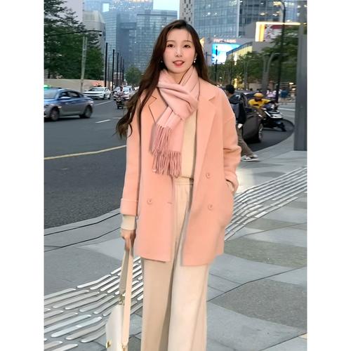 长粉色的大衣怎么搭配图片