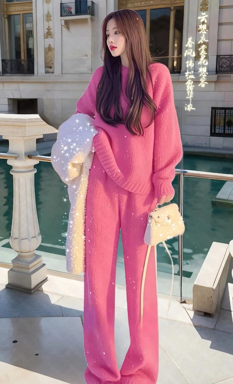 粉色毛衣 粉色外套怎么搭配