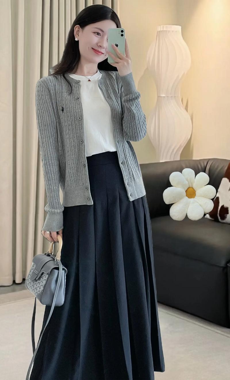 开衫毛衣配什么裤子