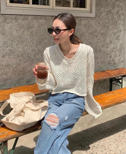 镂空针织衫里面怎么搭配图片
