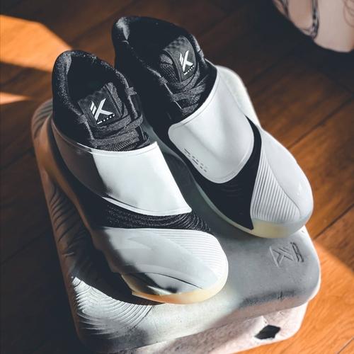 篮球鞋什么牌子好